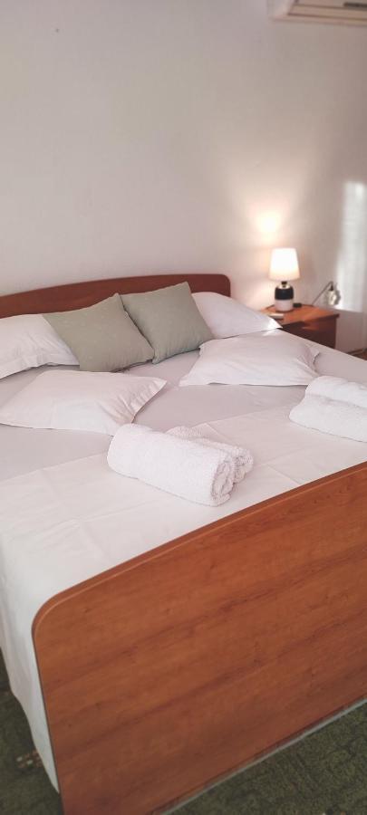 Anna Apartman *